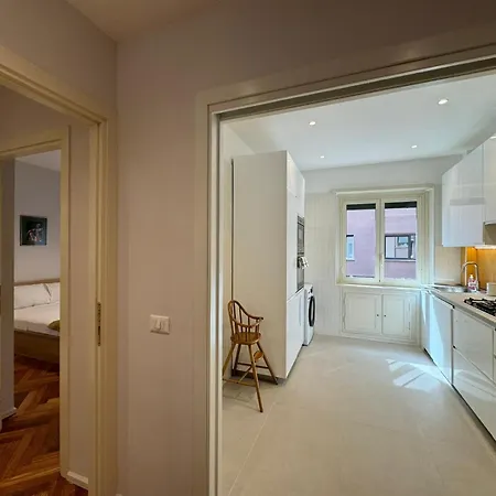 Refined Retreat In Renovated P R A T I Gem Appartamento *