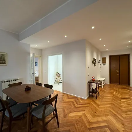 Refined Retreat In Renovated P R A T I Gem Appartamento Roma