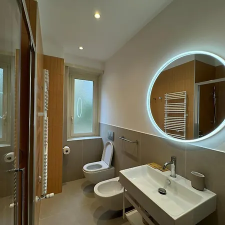 Refined Retreat In Renovated P R A T I Gem * Roma