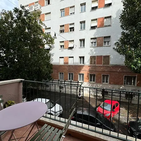 Refined Retreat In Renovated P R A T I Gem Appartamento Roma